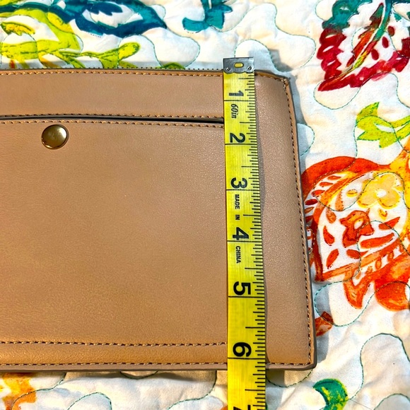 Linea wristlet pouch tan zipper snap pocket removable wrist strap - Picture 7 of 7